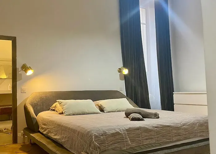 130 M2 Hyper Centre Cathedrale شقة