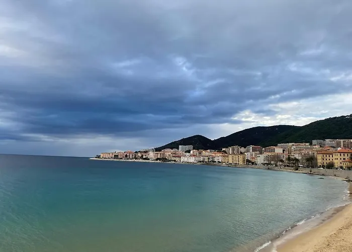 130 M2 Hyper Centre Cathedrale شقة